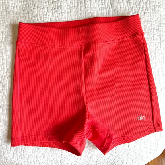 ALO Yoga Pants - ALO Red Hot Summer Goddess Ribbed Shorts size small